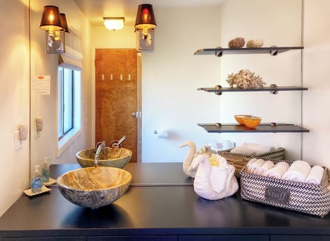 Hallway Bath with Shower