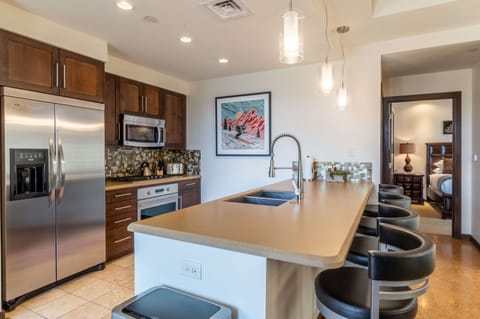 Seating for four at the breakfast bar