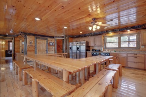 Dining Area - 'U' Shape Table with Benches