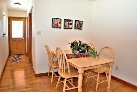 Additional Dining for 4