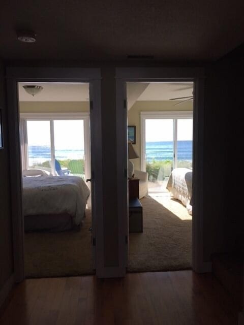 Each entry queen opens to oceanfront patio .