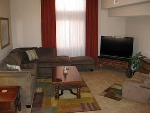 Living area | Flat-screen TV, DVD player