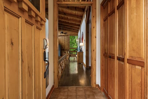 Come On In To Magnolia Mountain