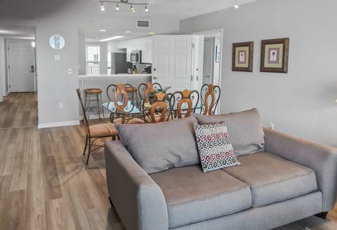 Seacrest 601 Living / Dining Area