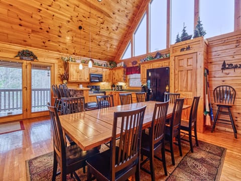 Dining Area - Seating for 10