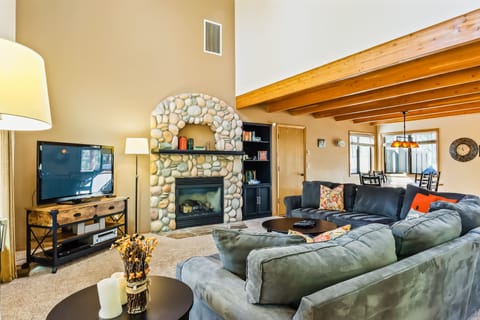 Living area | Flat-screen TV, fireplace, video-game console, DVD player
