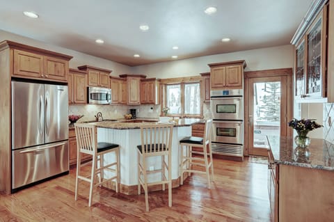 Kitchen - Highlands Trail House - Breckenridge Vacation Rental
