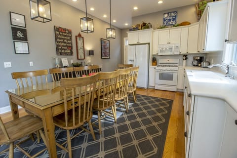 Main Level | Kitchen