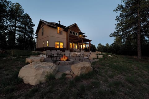 Gas fire pit and tons of outdoor living space
