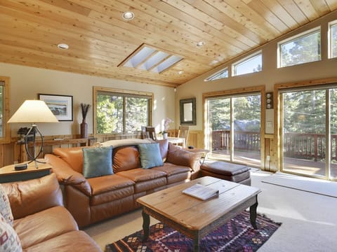 Bright and invite open plan great room