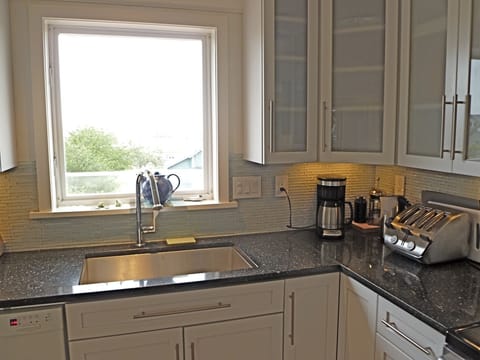 Clean & modern: solid maple Shaker cabinetry