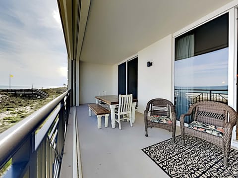 Large Gulf Front Balcony
