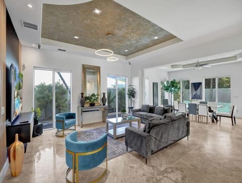 Luxury Home by Beach Villa in Deerfield Beach