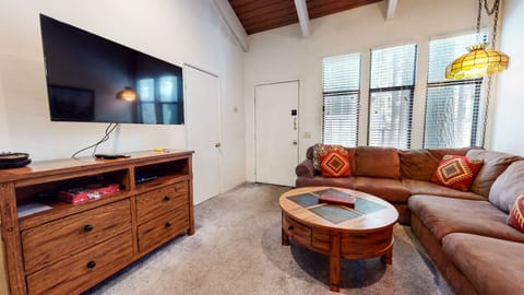 Gemütliche, zentral gelegene Wohnung mit großartigen Annehmlichkeiten! apartment in Mammoth Lakes