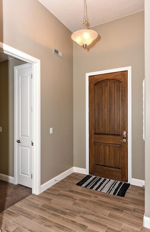 Front Entry - Welcome to The Escapes On The 18th Hole!