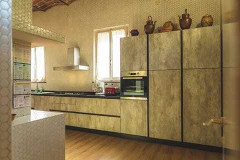 Cabinetry, Countertop, Property, Furniture, Kitchen, Tap, Window, Building, Wood, Interior Design