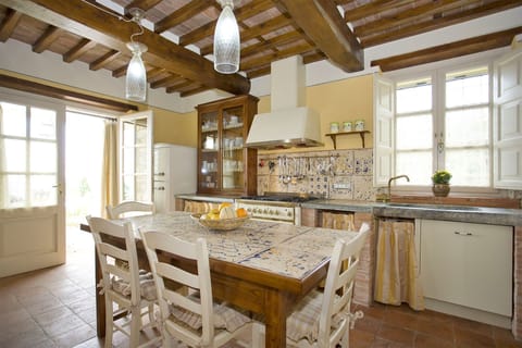 Common Room, Dining Room, Kitchen