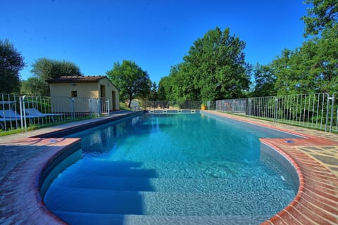 Building Exterior, Outdoor, Pool