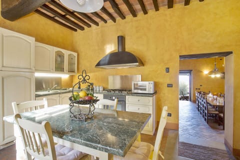 Common Room, Kitchen