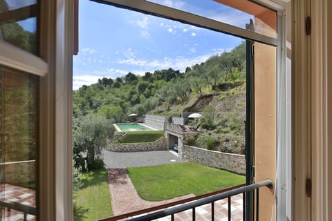 Garden, Pool, Scenic View