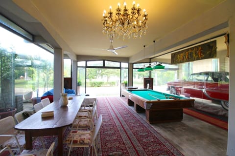 Room, Property, Interior Design, Building, Furniture, Ceiling, Table, House, Dining Room, Living Room