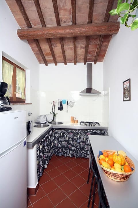 Property, Room, Kitchen, Countertop, Building, Furniture, Interior Design, House, Floor, Ceiling