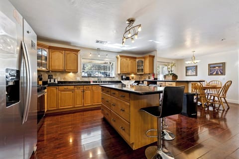 Spacious Kitchen for Multiple Chefs