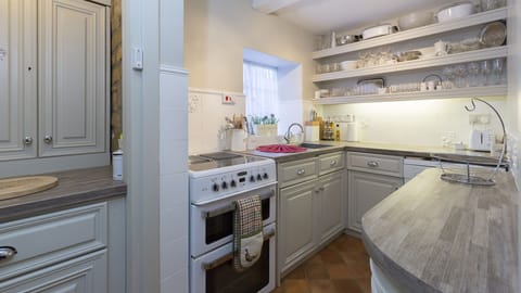Kitchen, Box Cottage, Bolthole Retreats