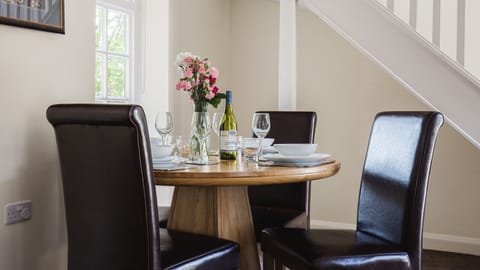 Dining Area, Lord High Admiral at Sudeley Castle, Bolthole Retreats
