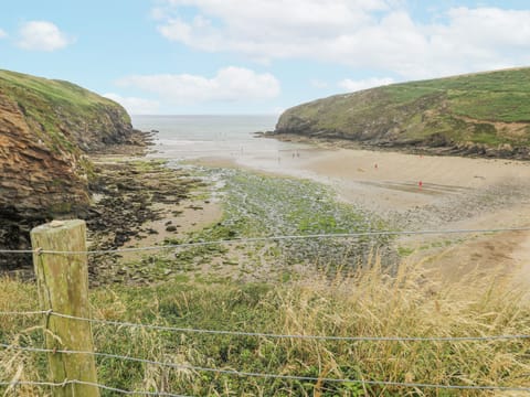 Beach nearby, beach towels