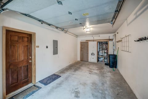 SS333B Private Garage