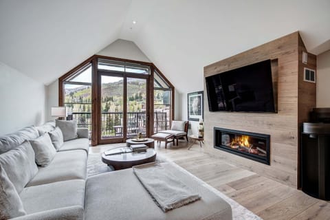 Indoors, Furniture, Living Room, Fireplace, Couch