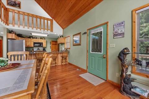 Majestic Hollow Entry way with view of kitchen