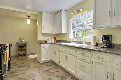 Recently remodeled, bright kitchen.