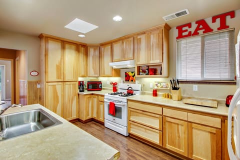 Fully stocked kitchen and splashes of color!