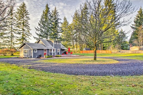 Gig Harbor Vacation Rental | 3BR | 2BA | 1,400 Sq Ft | 2 Steps Required to Enter