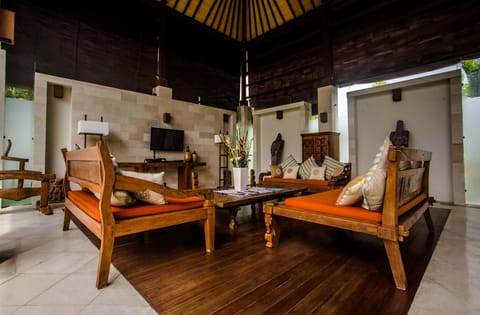 Splendida villa con 5 camere da letto vicino a Nelayan Beach - Canggu; Villa in North Kuta