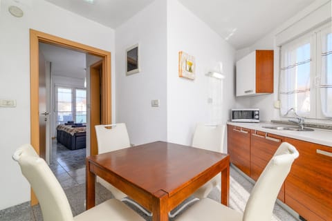 Dining room 2