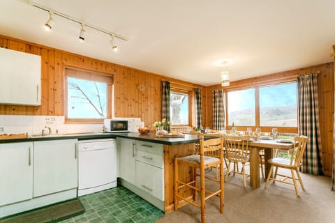 Kitchen & Dining area