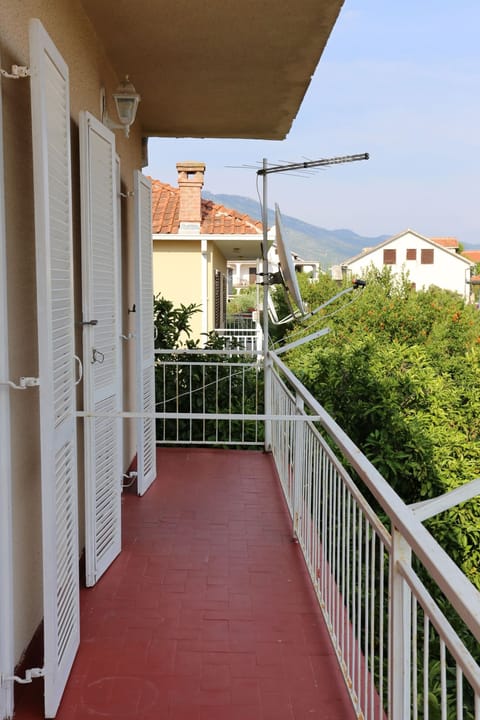 Balcony 2