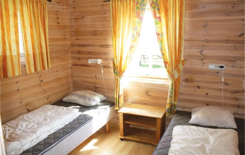 6 bedrooms, travel crib, WiFi