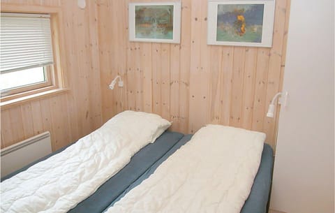 4 bedrooms, travel crib, WiFi
