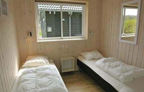 7 bedrooms, travel crib, WiFi
