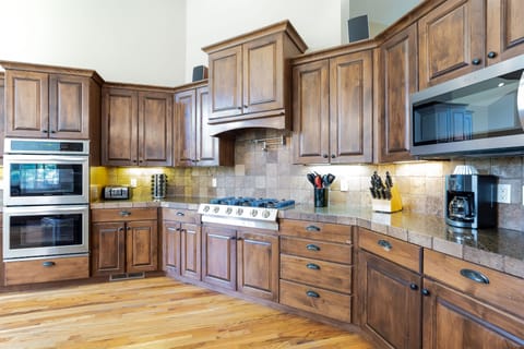 Kitchen - Main Level