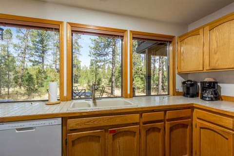 Kitchen - Main Level