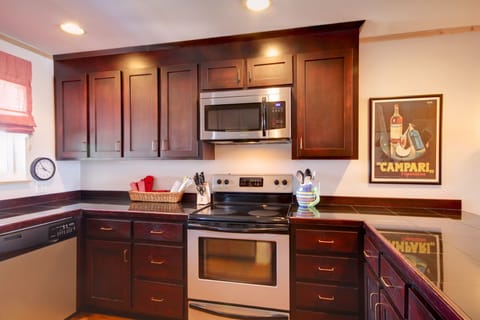 Needle Rush Point A33 Kitchen