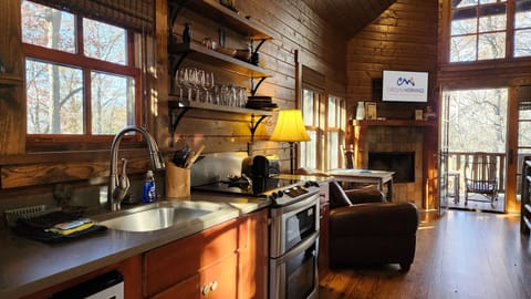 Kitchenette w/ Stove