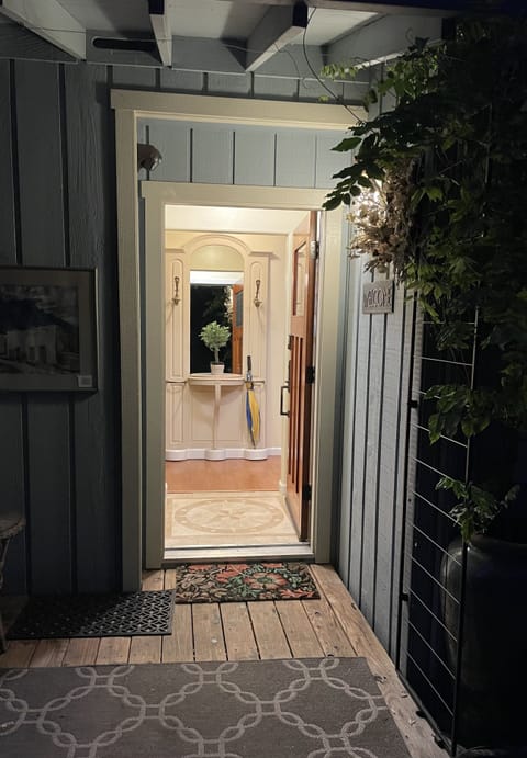 After a long day of play retreat to the quiet & elegance of Ben Lomond Bungalow.