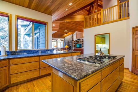 Kitchen - Main Level