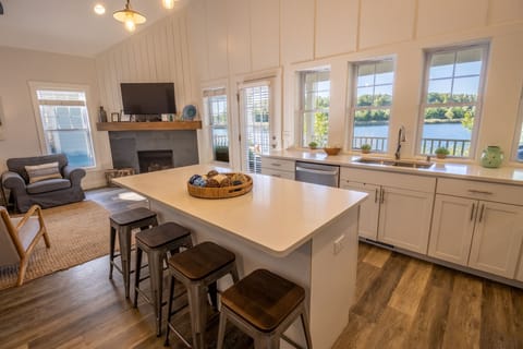 Main Level | Kitchen